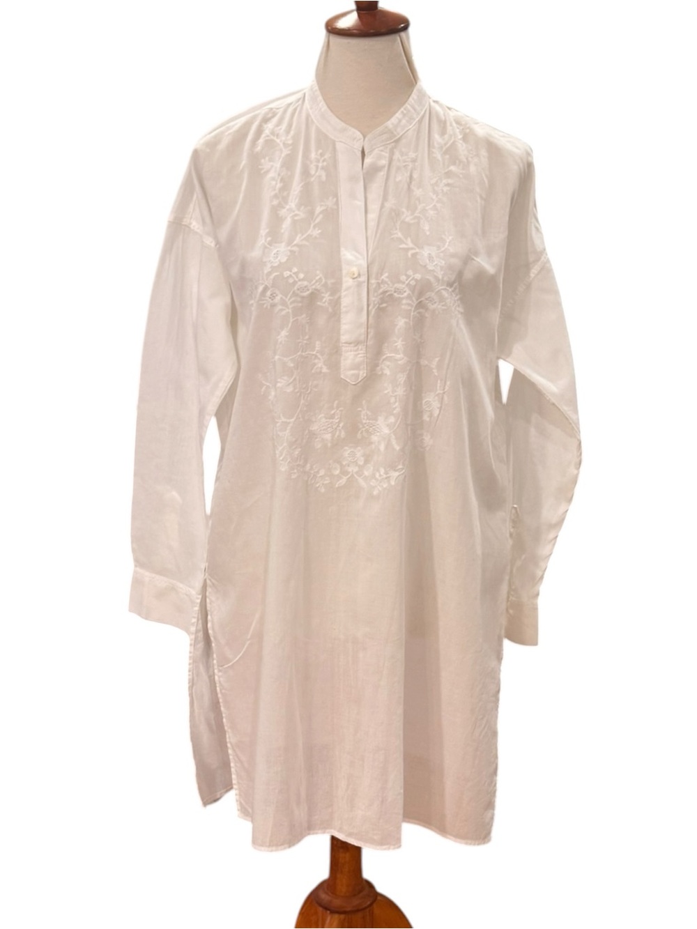 White Embroidered Mandarin-Collar dress Shirt